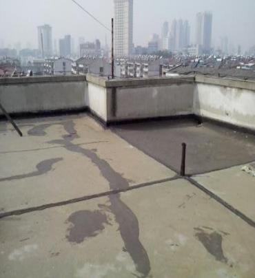福鼎漏水维修 楼顶漏水是什么原因，楼顶漏水维修方法是什么?